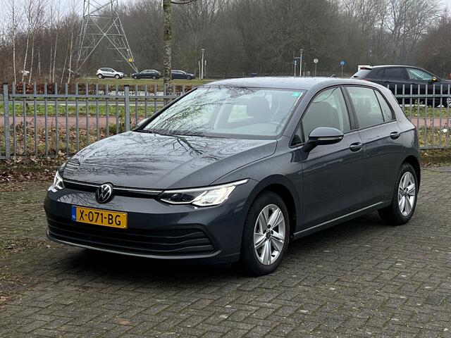Volkswagen GOLF 1.0 eTSI 110pk DSG Life Navigatie Stoel verwarming
