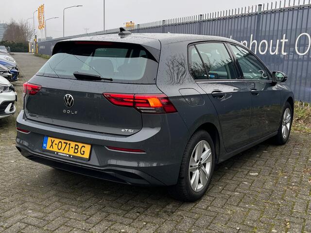 Volkswagen GOLF 1.0 eTSI 110pk DSG Life Navigatie Stoel verwarming