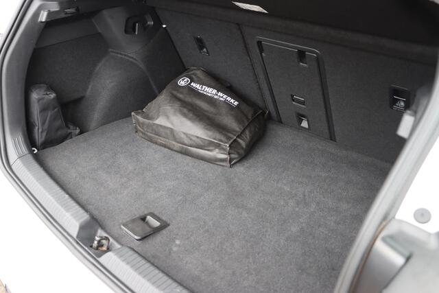 Volkswagen GOLF 1.4 eHybrid Style 204pk DSG6 | Memory/massagestoelen | Stuur/Stoelverwarming | Navigatie | Carplay