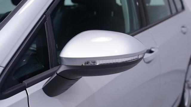 Volkswagen GOLF Variant 1.0 eTSI Life NAP 1e Eig. Apple Carplay PDC v+a Navigatie