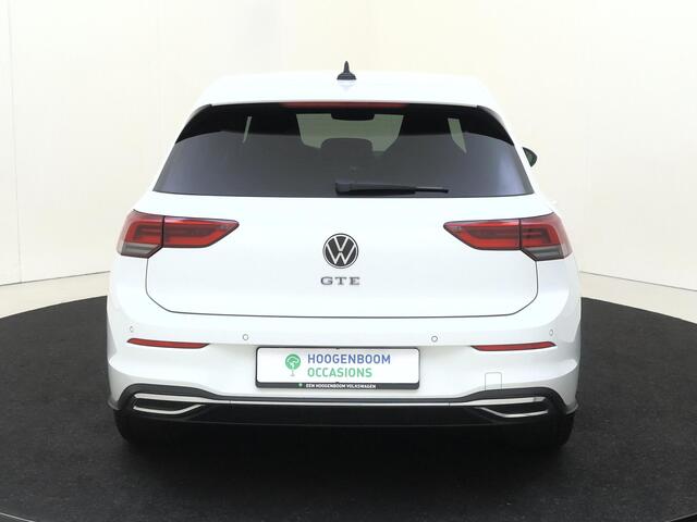 Volkswagen GOLF 1.4 eHybrid GTE | SoH 93% | Adaptieve cruise control | Dodehoek detectie | Stoel- en stuurwielverwarming | Keyless | Achteruitrijcamera | Navigatie | Parkeerassistent |