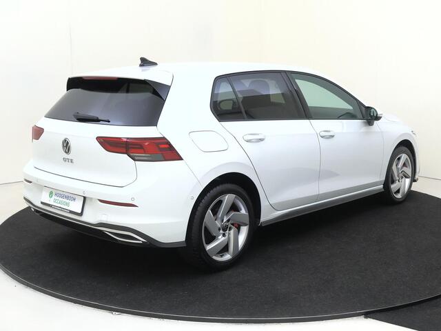 Volkswagen GOLF 1.4 eHybrid GTE | SoH 93% | Adaptieve cruise control | Dodehoek detectie | Stoel- en stuurwielverwarming | Keyless | Achteruitrijcamera | Navigatie | Parkeerassistent |