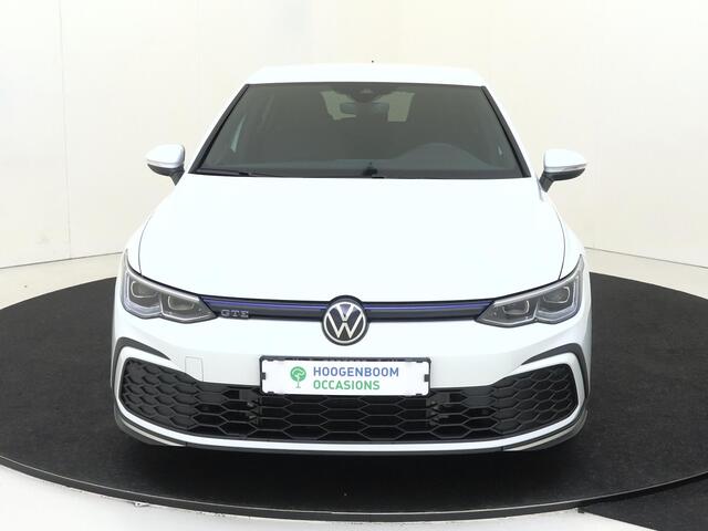 Volkswagen GOLF 1.4 eHybrid GTE | SoH 93% | Adaptieve cruise control | Dodehoek detectie | Stoel- en stuurwielverwarming | Keyless | Achteruitrijcamera | Navigatie | Parkeerassistent |