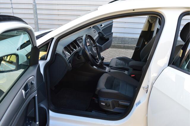 Volkswagen GOLF 1.0 TSI Comfortline Business O.a; PDC, Clima, Navi, ACC, Stoelverw, Carplay, Etc. All-in prijs!