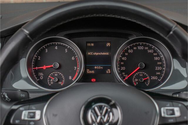 Volkswagen GOLF 1.5 TSI 130pk Comfortline, Carplay, Adaptive Cruise, Climate control, PDC, Bluetooth.
