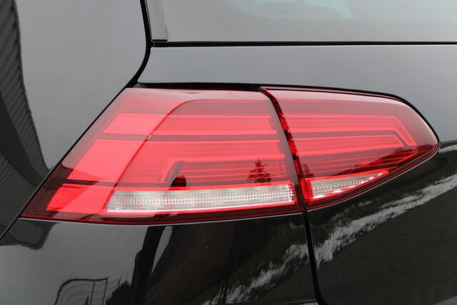 Volkswagen GOLF 1.5 TSI Comfortline | Incl. 12 maanden garantie | Adaptieve cruise control | Climate control | Apple carplay/Android auto | Navigatie | DAB radio |