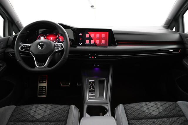 Volkswagen GOLF 1.5 eTSI R-Line Business | Panoramadak | Parkeercamera | Navigatie