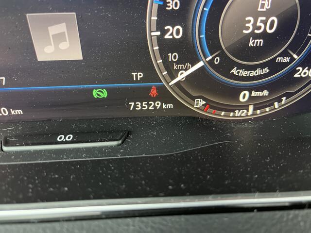 Volkswagen GOLF 1.5 TSI Highline / AUTOMAAT/ ADAPT. CRUISE/ DIGITAL DASH/ APP-CONNECT/ LED/ PARK. SENSOREN + CAMERA/ NAVI/ CLIMA/ STOEL VERWARM.