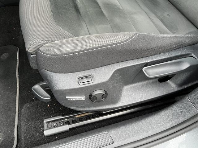 Volkswagen GOLF 1.5 TSI Highline / AUTOMAAT/ ADAPT. CRUISE/ DIGITAL DASH/ APP-CONNECT/ LED/ PARK. SENSOREN + CAMERA/ NAVI/ CLIMA/ STOEL VERWARM.