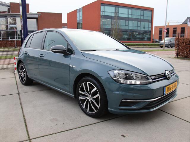 Volkswagen GOLF 1.5 TSI Highline Carplay, Camera, ACC, Winterpakket Prijspakker!