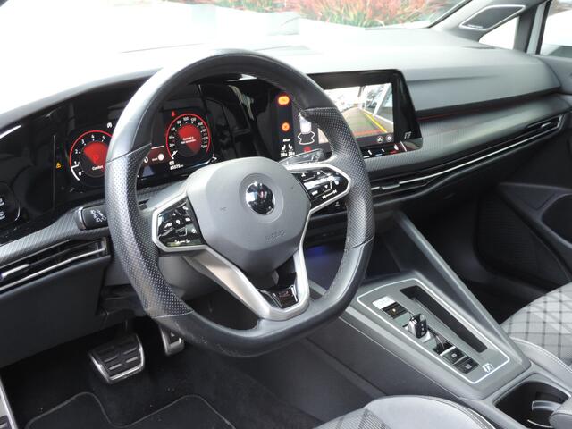 Volkswagen GOLF 1.5 eTSI R-Line - Pano | ACC | Camera | IQ.Light | Harman-Kardon | Stoel/stuurverw.