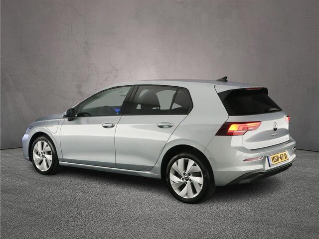 Volkswagen GOLF Life Edition 1.5 TSI eHybrid 204pk DSG Automaat Adaptive cruise control, Achteruitrijcamera, Stuurwiel verwarmd, LED koplampen, Parkeersensoren, Stoelverwarming