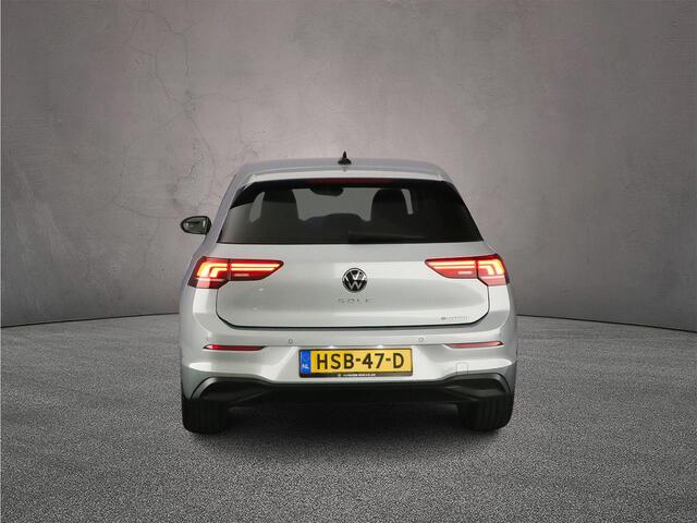 Volkswagen GOLF Life Edition 1.5 TSI eHybrid 204pk DSG Automaat Adaptive cruise control, Achteruitrijcamera, Stuurwiel verwarmd, LED koplampen, Parkeersensoren, Stoelverwarming