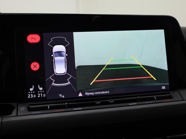 Volkswagen GOLF 1.5eTSI/130PK Style DSG · Navigatie · Apple/Android Car Play · Camera + Parkeersensoren · Stoelverwarming ·