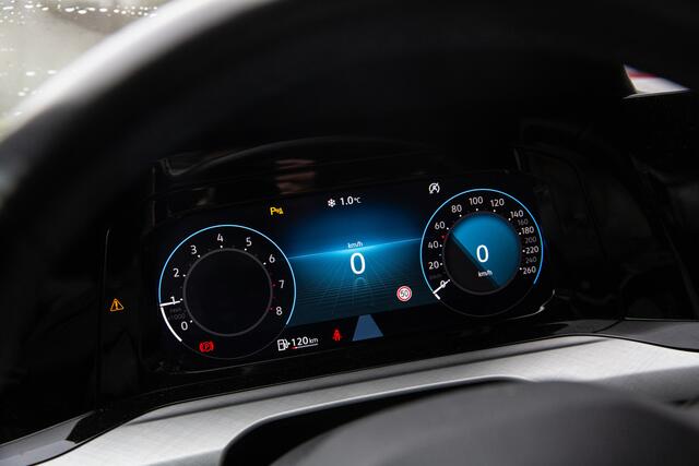 Volkswagen GOLF 1.5 TSI Life , Adap. cruise, Stoel/Stuurverwarming,