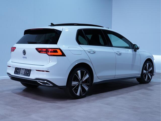 Volkswagen GOLF 1.4 eHybrid 245pk GTE Panorama dak Camera 18'velgen Winterpakket 800 werk