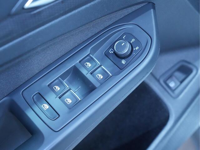 Volkswagen GOLF 1.4 eHybrid 245pk GTE Panorama dak Camera 18'velgen Winterpakket 800 werk