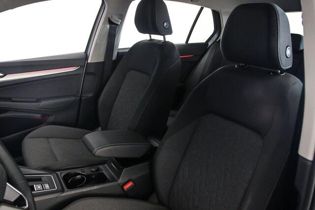 Volkswagen GOLF Life Edition 1.5 TSI eHybrid 204pk DSG Automaat Adaptive cruise control, Achteruitrijcamera, LED koplampen, Stuurwiel verwarmd, Parkeersensoren