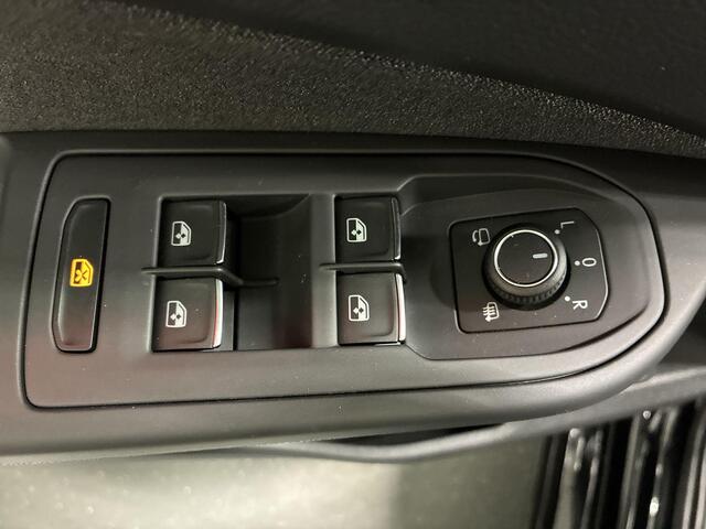 Volkswagen GOLF 1.5 204pk DSG eHybrid Life Edition · Camera · Keyless · Apple/Android Car Play · Sfeerverlichting · Stoel-&Stuurverwarming · 18'' Inch · 10-06-2029 of 100.000km