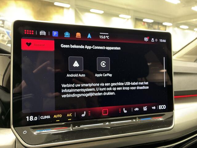 Volkswagen GOLF 1.5 204pk DSG eHybrid Life Edition · Camera · Keyless · Apple/Android Car Play · Sfeerverlichting · Stoel-&Stuurverwarming · 18'' Inch · 10-06-2029 of 100.000km