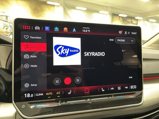 Volkswagen GOLF 1.5 204pk DSG eHybrid Life Edition · Camera · Keyless · Apple/Android Car Play · Sfeerverlichting · Stoel-&Stuurverwarming · 18'' Inch · 10-06-2029 of 100.000km