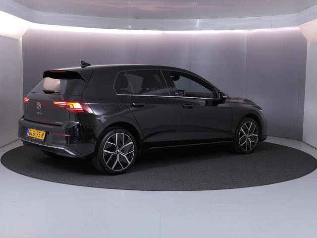 Volkswagen GOLF 1.5 eHybrid 50 Edition 204 pk Automaat (DSG) | Verlengde garantie | Navigatie | Parkeersensoren | Achteruitrijcamera | Adaptieve cruise control | Stoelverwarming |