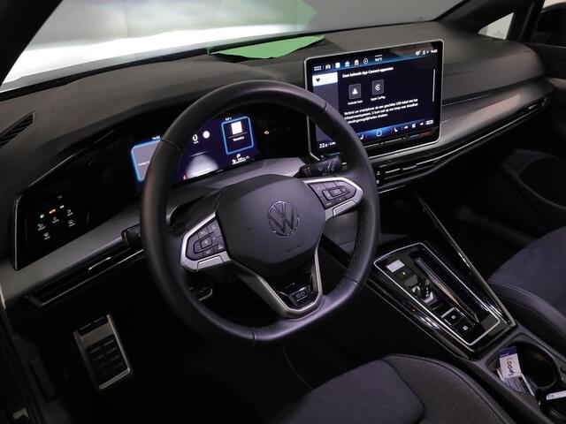 Volkswagen GOLF 1.5 eHybrid 50 Edition 204 pk Automaat (DSG) | Verlengde garantie | Navigatie | Parkeersensoren | Achteruitrijcamera | Adaptieve cruise control | Stoelverwarming |