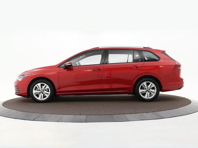 Volkswagen GOLF Variant 1.0 eTSI 110pk DSG Life · Camera · ACC · Inklap. Trekhaak · Apple/Android Car Play · Clima · Navigatie · Verkeersbord Detectie · Garantie t/m 03-07-2027 of 100.000