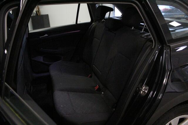 Volkswagen GOLF Variant 1.0 TSI Life | 16'LMV | CAMERA | TREKHAAK | NAVIGATIE | DAB-RADIO | CLIMA | ACC | LED |