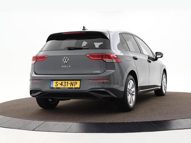 Volkswagen GOLF 1.0 eTSI 110PK DSG Life · Apple/Android Car Play · Navigatie · P-Sensoren · Sfeerverlichting · Garantie t/m 14-03-2027 of 100.000km