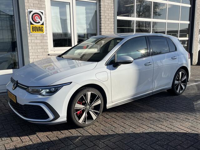 Volkswagen GOLF 1.4 eHybrid GTE / AUTOMAAT/ PARKEER SENSOREN V+A/ ACC/ APP-CONNECT/ RIJ-MODI/ DIGITAL DASH/ DAB/ NAVI/ LED/ LANE-ASSIST/ ISOFIX/ 18'' LMV
