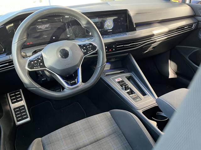 Volkswagen GOLF 1.4 eHybrid GTE / AUTOMAAT/ PARKEER SENSOREN V+A/ ACC/ APP-CONNECT/ RIJ-MODI/ DIGITAL DASH/ DAB/ NAVI/ LED/ LANE-ASSIST/ ISOFIX/ 18'' LMV