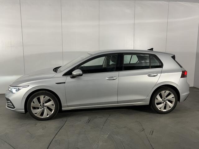 Volkswagen GOLF 1.5 eTSI Style / AUTOMAAT/ PARK.SENSOR.V+A/ CAMERA/ MEMORY SEAT+MASSAGE/ STUUR+STOEL VERWARM./ APP-CONNECT/ ACC/ DODE HOEK/ KEYLESS/ DIGITAL DASH/ DAB/ NAVI/ CLIMA/ LED/ ISOFIX/ 17'' LMV