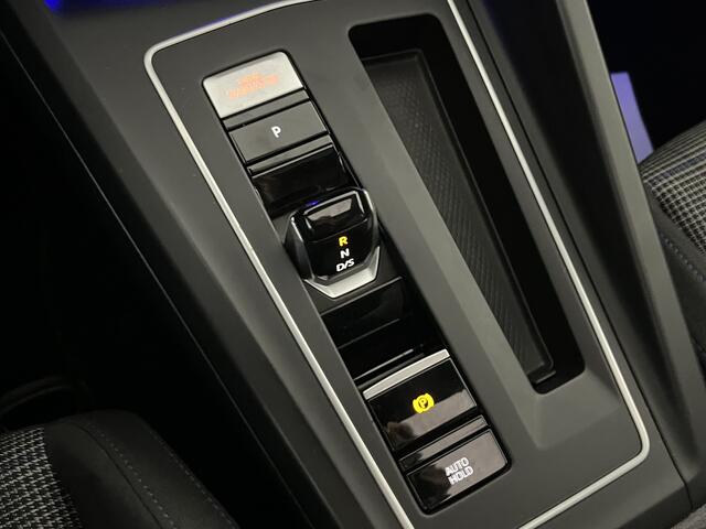 Volkswagen GOLF 1.4 eHybrid GTE / AUTOMAAT/ PANO/ TREKHAAK/ STUUR+STOEL VERWARM./ IQ-LIGHT/ PARK.SENSOR.V+A/ CAMERA/ HEAD UP/ ACC/ DODE HOEK/ APP-CONNECT/ KEYLESS/ NAVI/ DAB/ CLIMA/ ISOFIX/ 18'' LMV