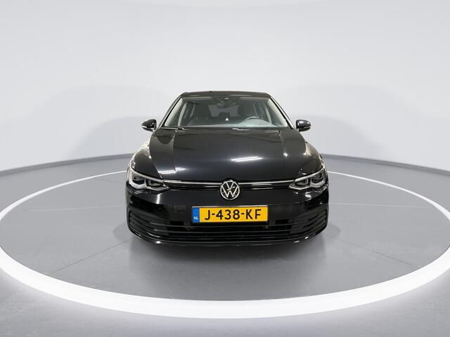 Volkswagen GOLF 1.5 TSI 130pk Life · Apple/Android Car Play · ACC · Stuur- & Stoelverwarming · Trekhaak · Navigatie · Sfeerverlichting · 17"Velgen ·