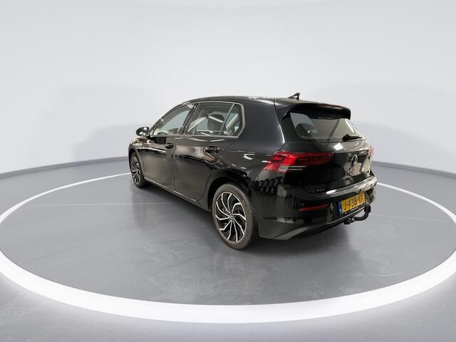 Volkswagen GOLF 1.5 TSI 130pk Life · Apple/Android Car Play · ACC · Stuur- & Stoelverwarming · Trekhaak · Navigatie · Sfeerverlichting · 17"Velgen ·