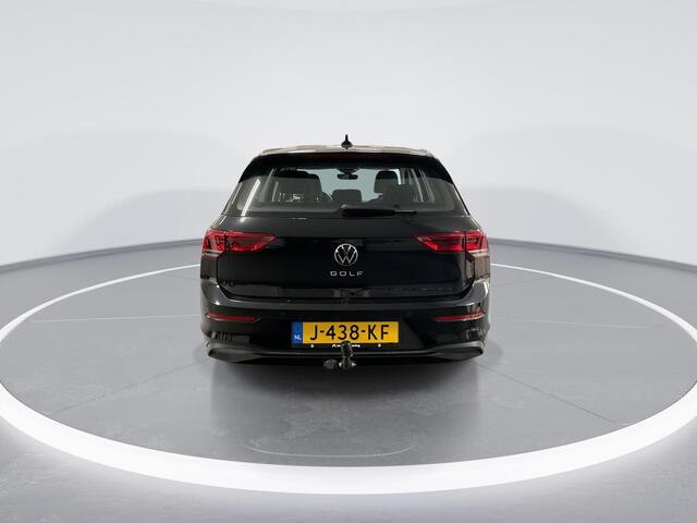 Volkswagen GOLF 1.5 TSI 130pk Life · Apple/Android Car Play · ACC · Stuur- & Stoelverwarming · Trekhaak · Navigatie · Sfeerverlichting · 17"Velgen ·