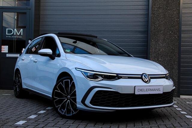 Volkswagen GOLF 1.4 eHybrid DSG GTE | Panoramadak | Carplay | Stoel/Stuur Verwarming | 19" Warmenau