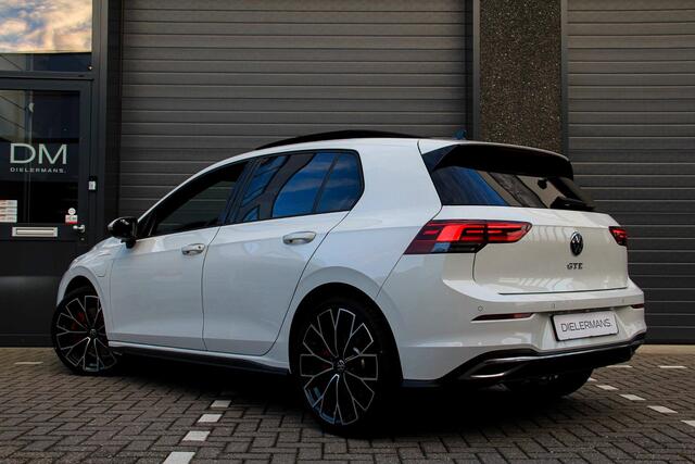 Volkswagen GOLF 1.4 eHybrid DSG GTE | Panoramadak | Carplay | Stoel/Stuur Verwarming | 19" Warmenau