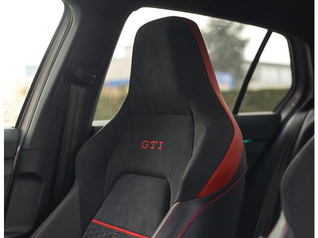 Volkswagen GOLF 2.0 TSI GTI | Clubsport - Black Style - 19" Scottsdale