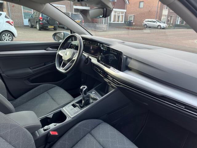 Volkswagen GOLF 1.0 TSI LIFE / NAVI / CARPLAY / DIGI COCKPIT / DAB / CAMERA / SFEERVERLICHTING