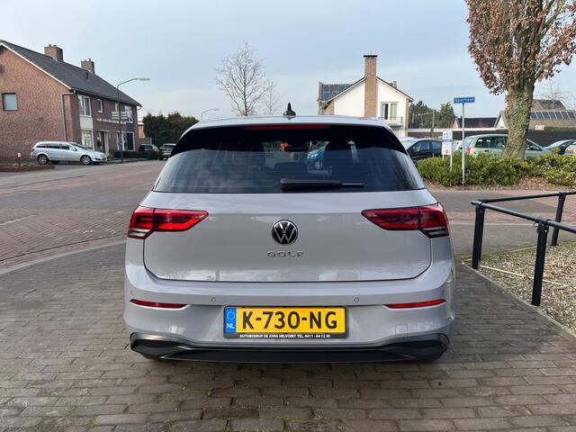 Volkswagen GOLF 1.0 TSI LIFE / NAVI / CARPLAY / DIGI COCKPIT / DAB / CAMERA / SFEERVERLICHTING