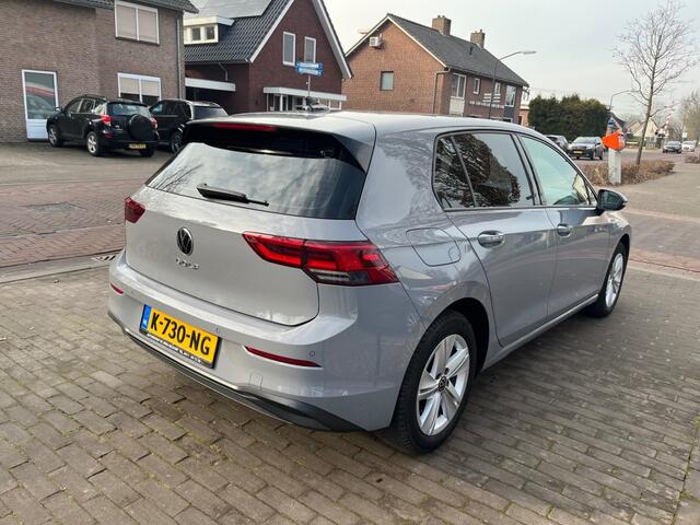 Volkswagen GOLF 1.0 TSI LIFE / NAVI / CARPLAY / DIGI COCKPIT / DAB / CAMERA / SFEERVERLICHTING