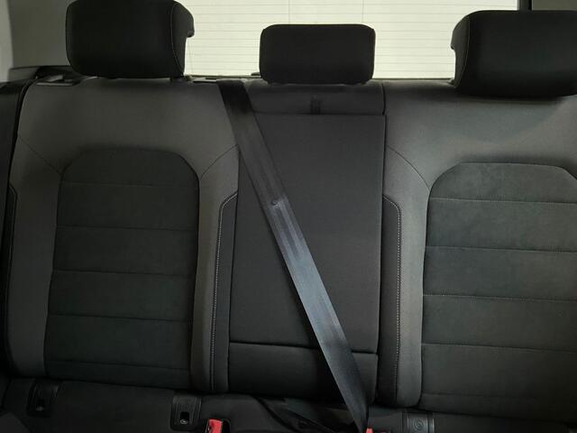 Volkswagen GOLF 1.5 TSI Highline Business R