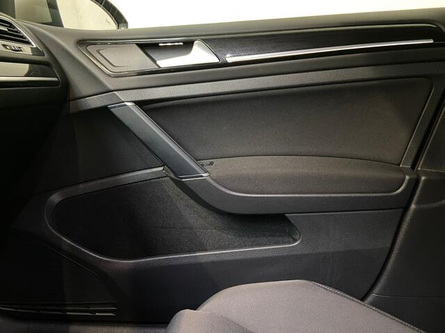 Volkswagen GOLF 1.5 TSI Highline Business R