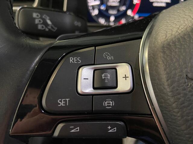 Volkswagen GOLF 1.5 TSI Highline Business R