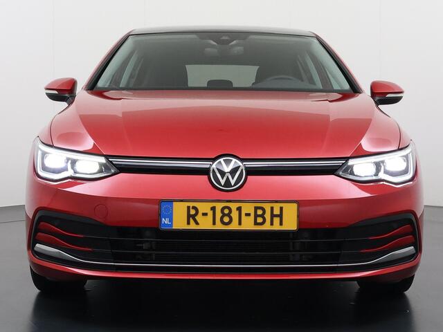 Volkswagen GOLF 1.0 eTSI Life DODE HOEK | PANORAMADAK | AMBIENT LIGHT | ADD. CRUISE | VIRTUAL DASH | NAVIGATIE | MATRIX LED | COMFORT PACK | RIJKLAARPRIJS incl. 12mnd BOVAG| STOELVERWARMING