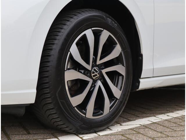 Volkswagen GOLF 1.0 TSI Life | Stoel/-Stuurverwarming | Navigatie | ACC