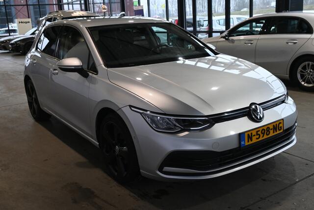 Volkswagen GOLF 1.5 eTSI R-Line Automaat Clima Carplay Cruise Control Rijklaarprijs Inruil Mogelijk!