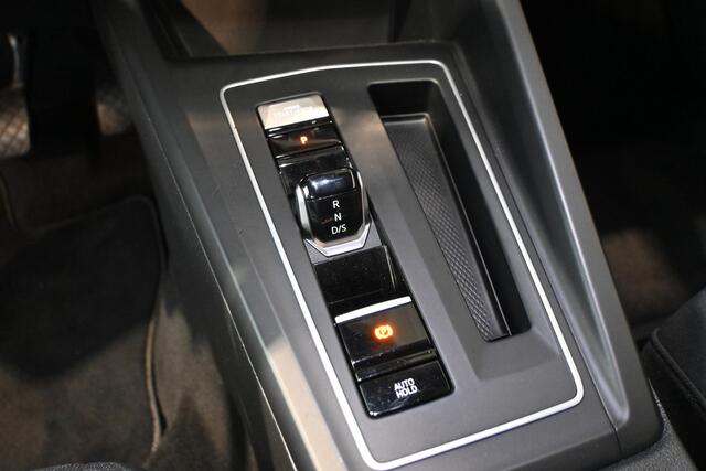 Volkswagen GOLF 1.5 eTSI R-Line Automaat Clima Carplay Cruise Control Rijklaarprijs Inruil Mogelijk!